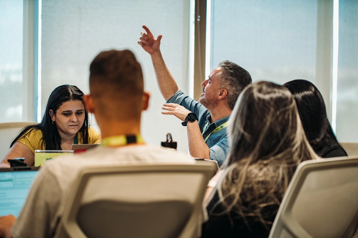 Comunicação entre o gestor e equipe; como dar um up sem desmotivar os colaboradores