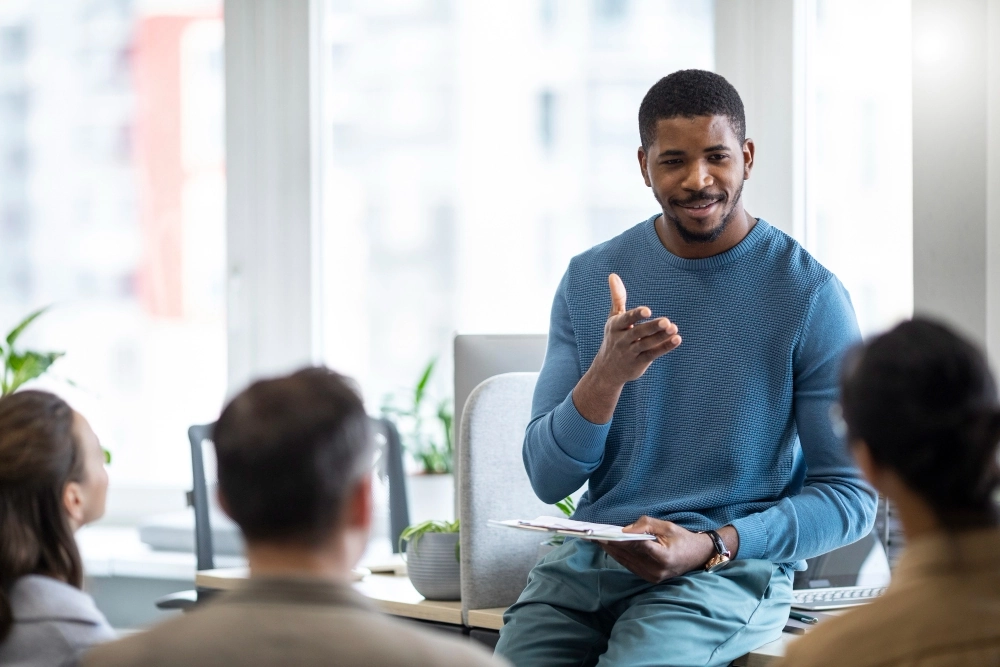 Como usar a comunicação persuasiva na prática?